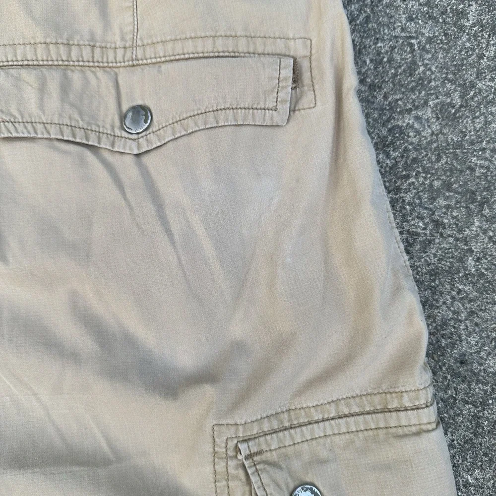 Levis Cargo Shorts Khaki Tan 6 Pocket Mens Size 42‎ x 11 Gorpcore Read! Flaws